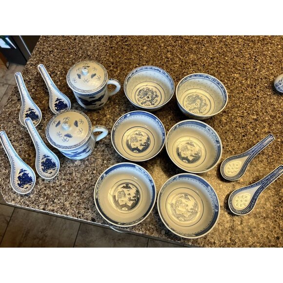 Jing De Zhen Vintage 16 Piece Tea Set Rice Eye Pattern Dragon Blue & White